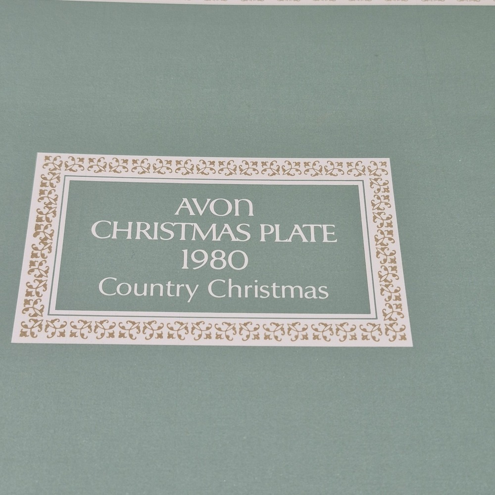 Avon Christmas Plate "Country Christmas" 1980- Vtg 8th Edition 22k gold trim - Picture 2 of 16